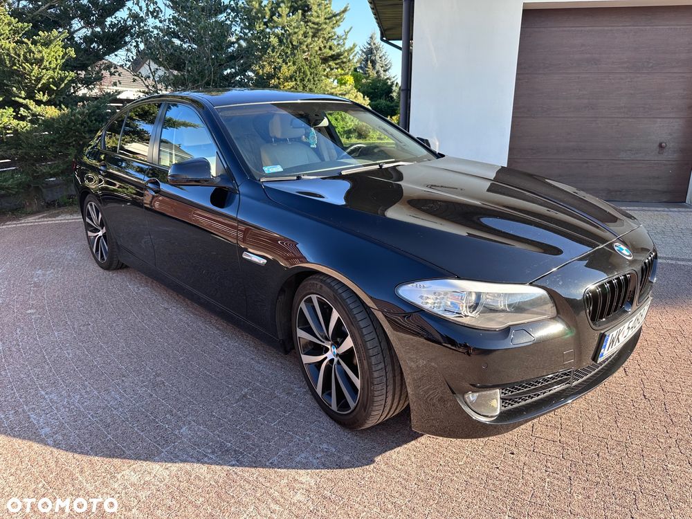 BMW Seria 5 528i xDrive - 4