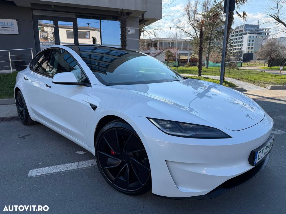 Tesla Model 3 - 12
