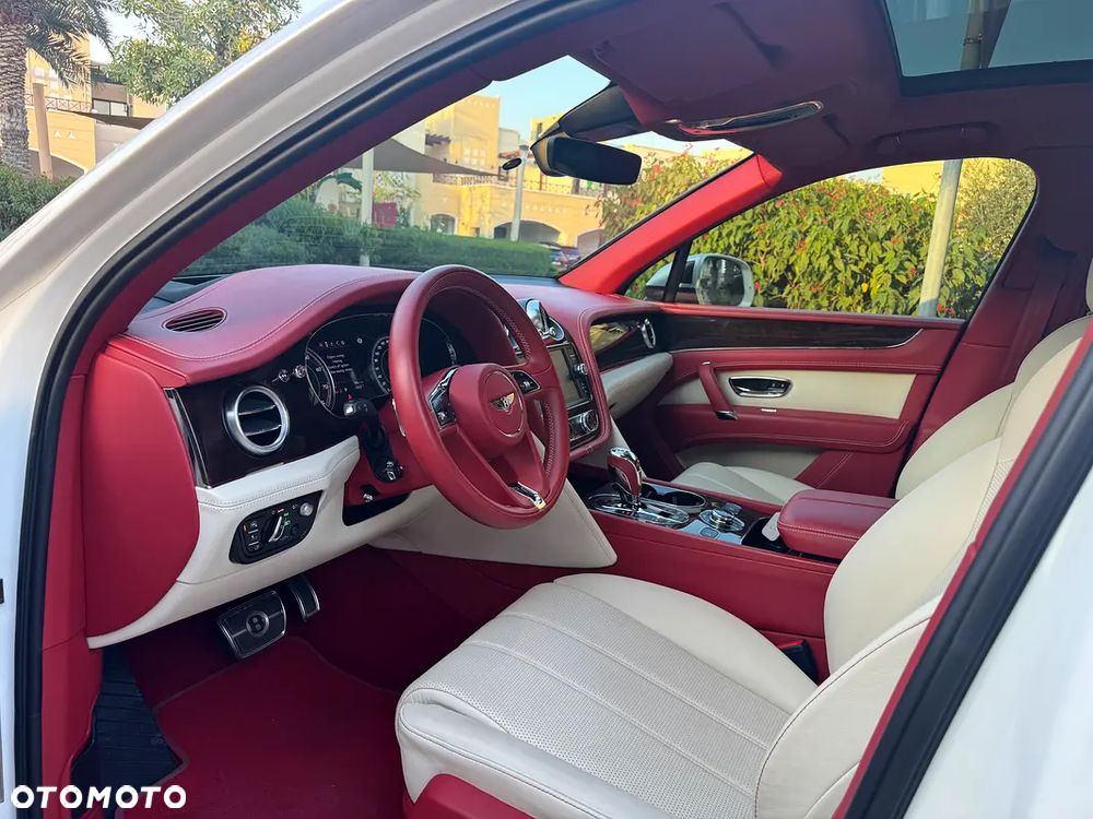 Bentley Bentayga V8 - 10
