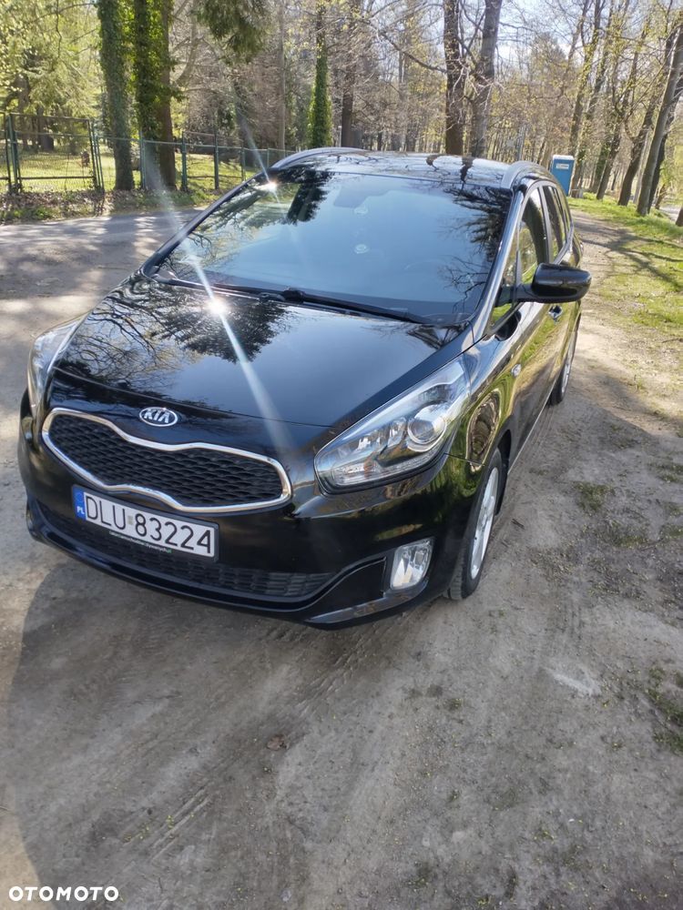 Kia Carens - 37