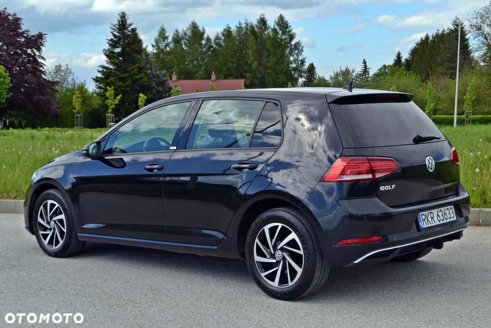 Volkswagen Golf - 5