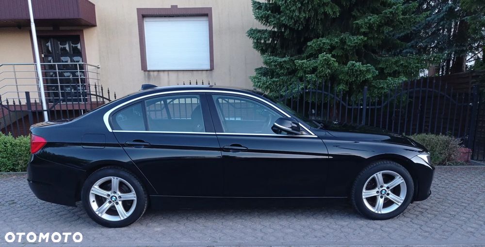 BMW Seria 3 318d DPF Edition Sport - 6