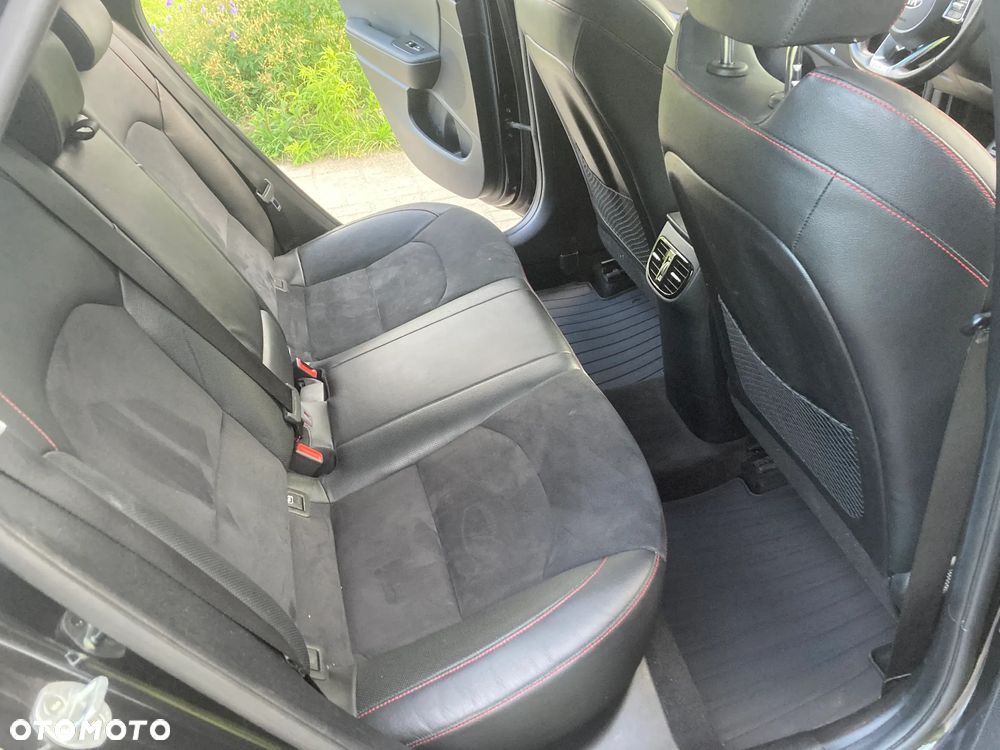 Kia ProCeed 1.6 T-GDI GT DCT - 22