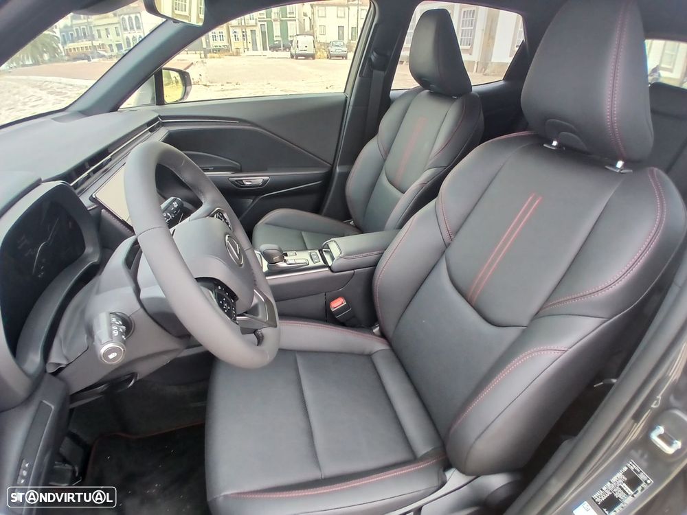 Lexus LBX Emotion - 19