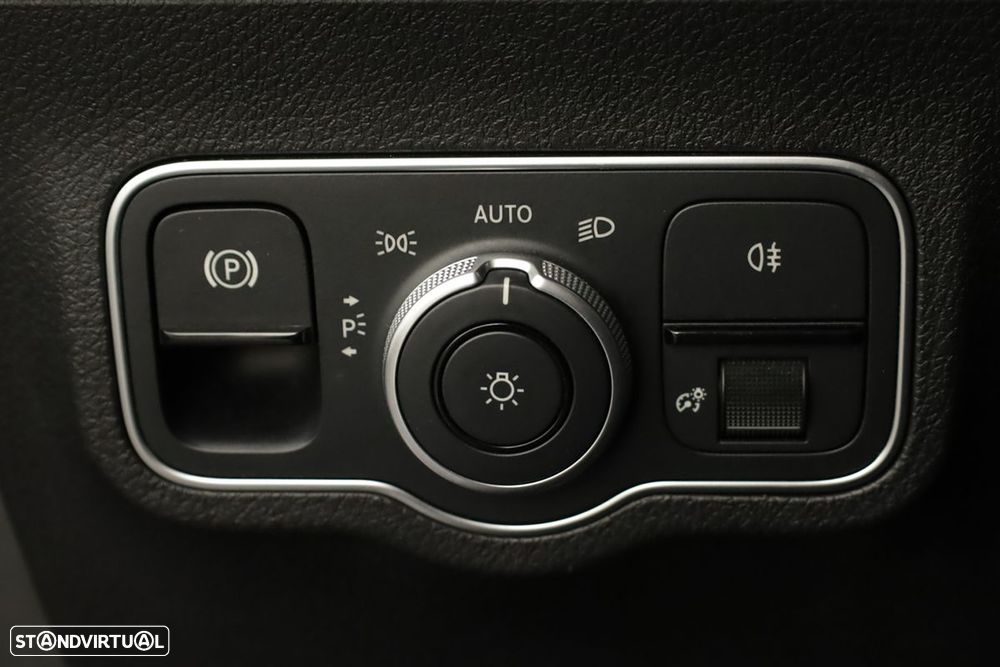 Mercedes-Benz GLB 180 d AMG Line - 19