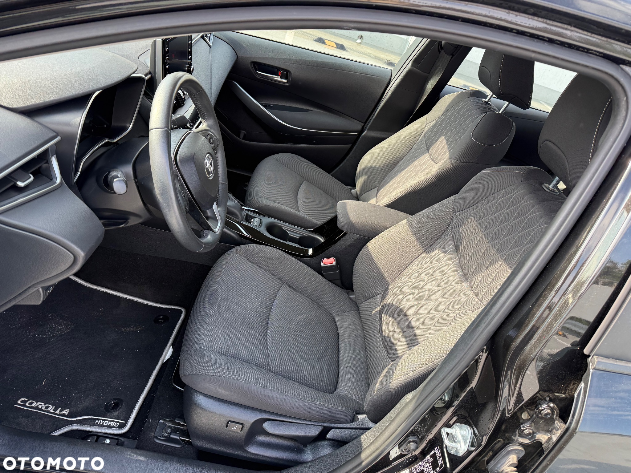 Toyota Corolla 1.8 Hybrid Comfort - 13