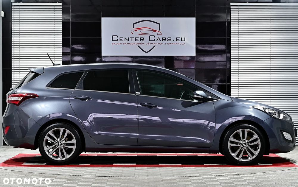 Hyundai i30 blue Kombi 1.6 CRDi DCT Passion - 18