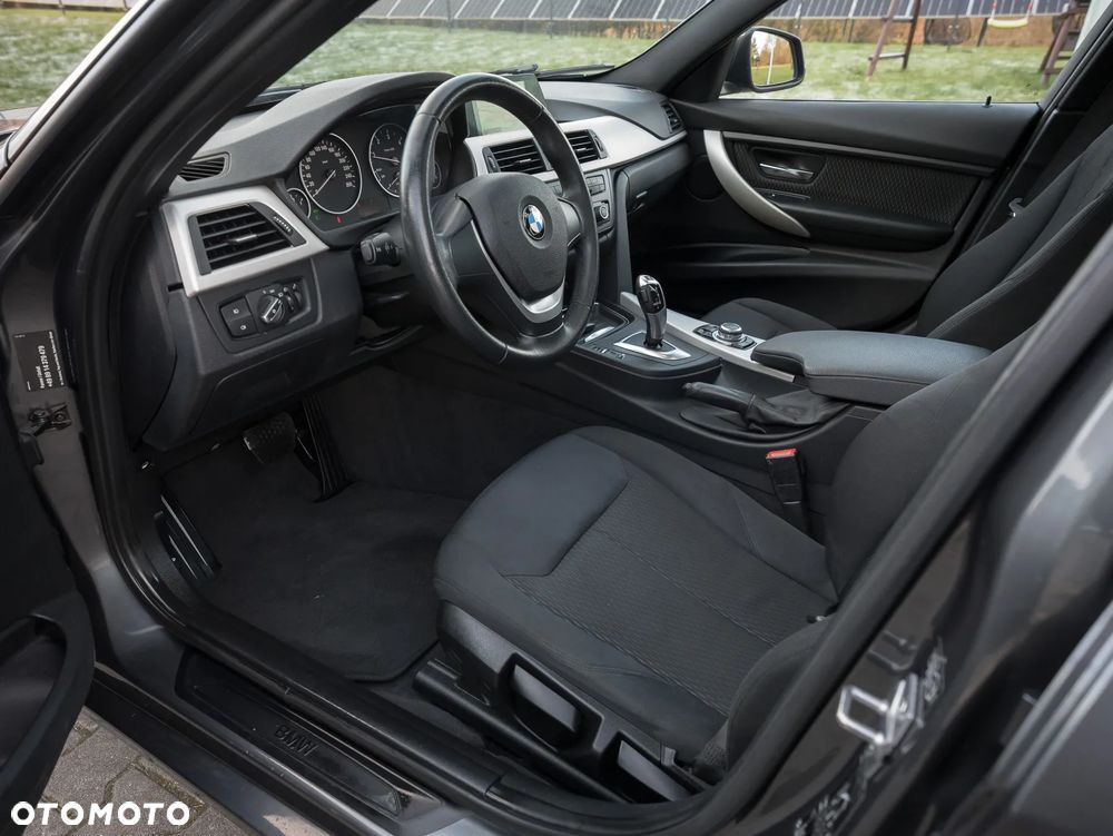 BMW Seria 3 318d Blue Performance - 27