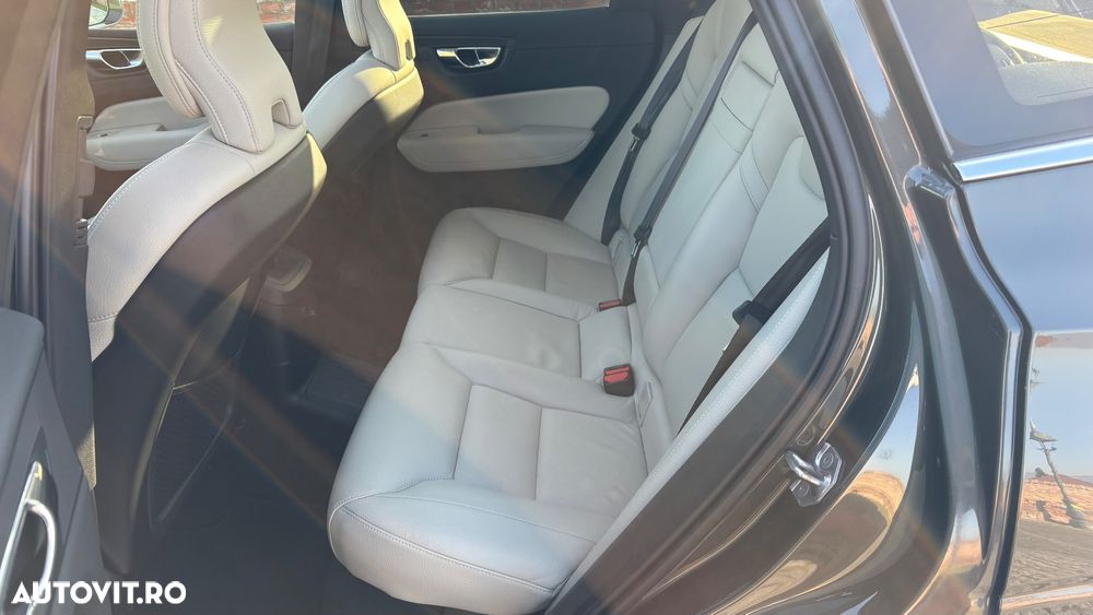 Volvo XC 60 T8 Twin Engine AWD Inscription - 8