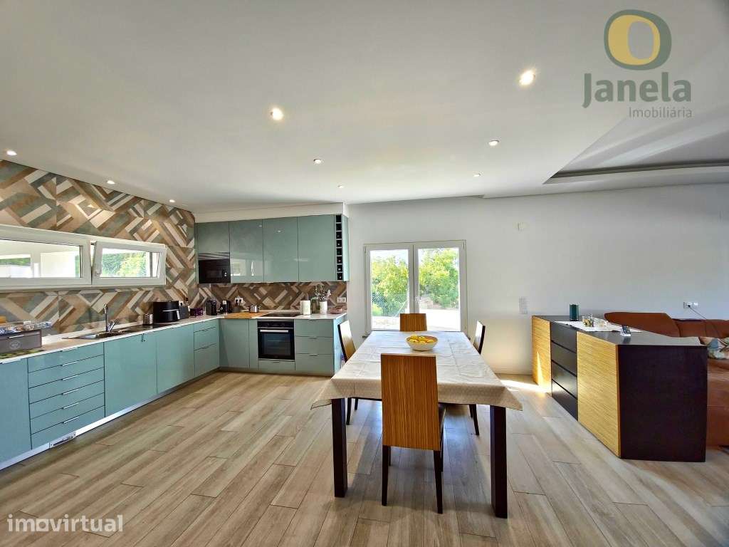 MORADIA CONTEMPORÂNEA T3 + ANEXO T2, com vista mar e terreno - Grande imagem: 5/26