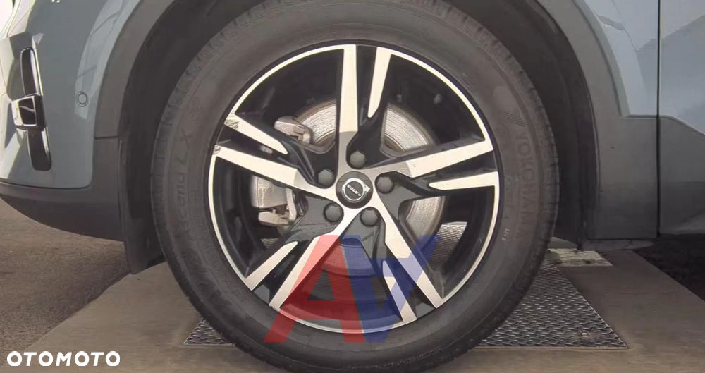 Volvo XC 40 - 18