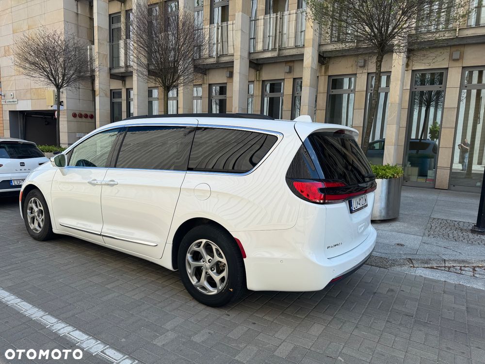 Chrysler Pacifica - 6