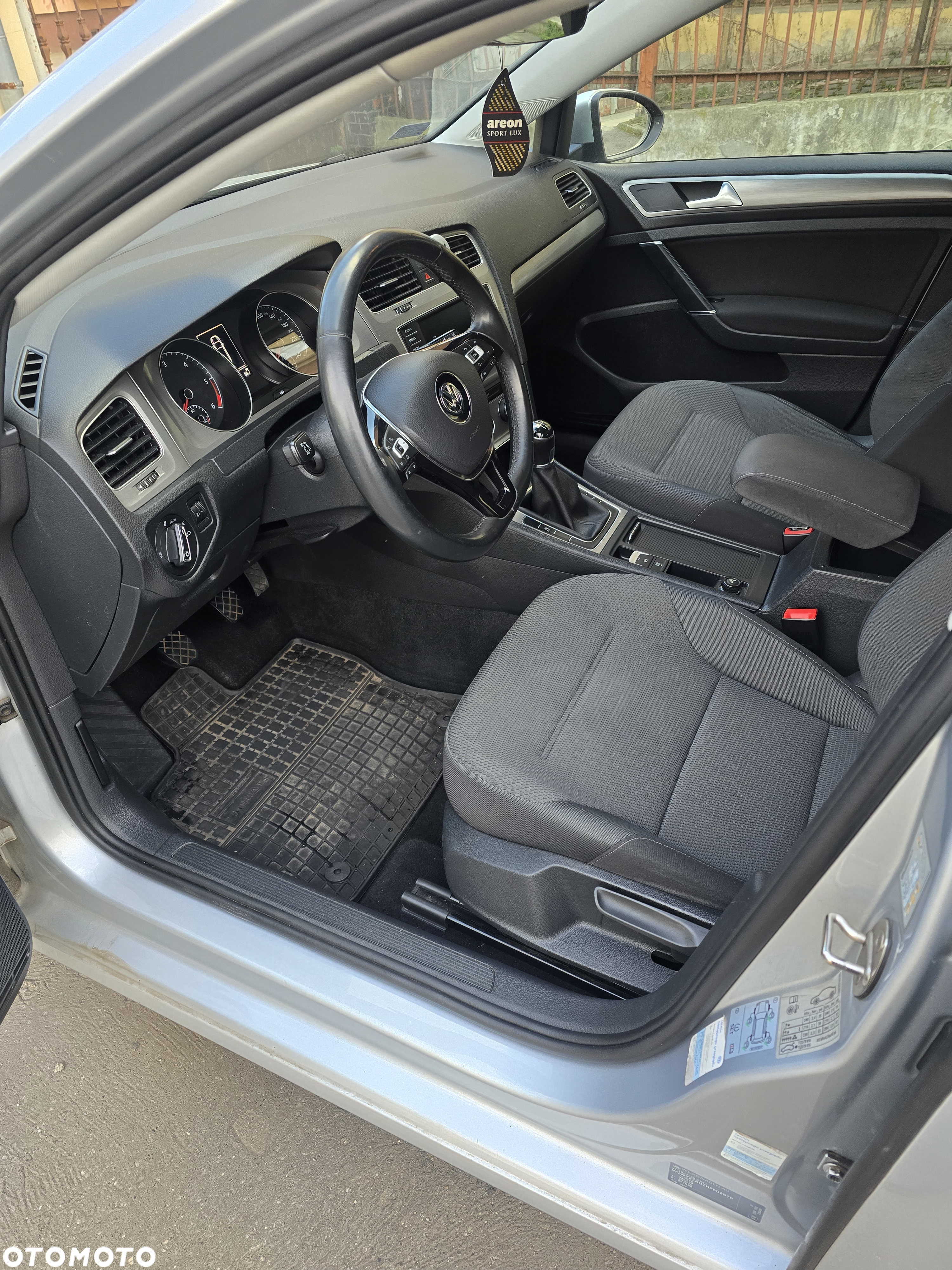 Volkswagen Golf VII 1.6 TDI BMT Comfortline - 5