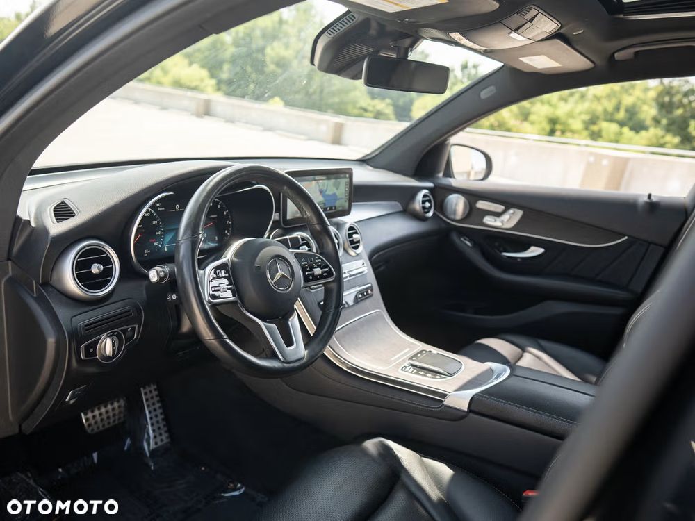 Mercedes-Benz GLC 300 4Matic 9G-TRONIC AMG Line - 14