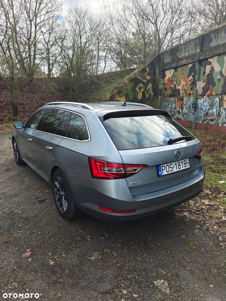 Skoda Superb 2.0 TSI L&K DSG - 25