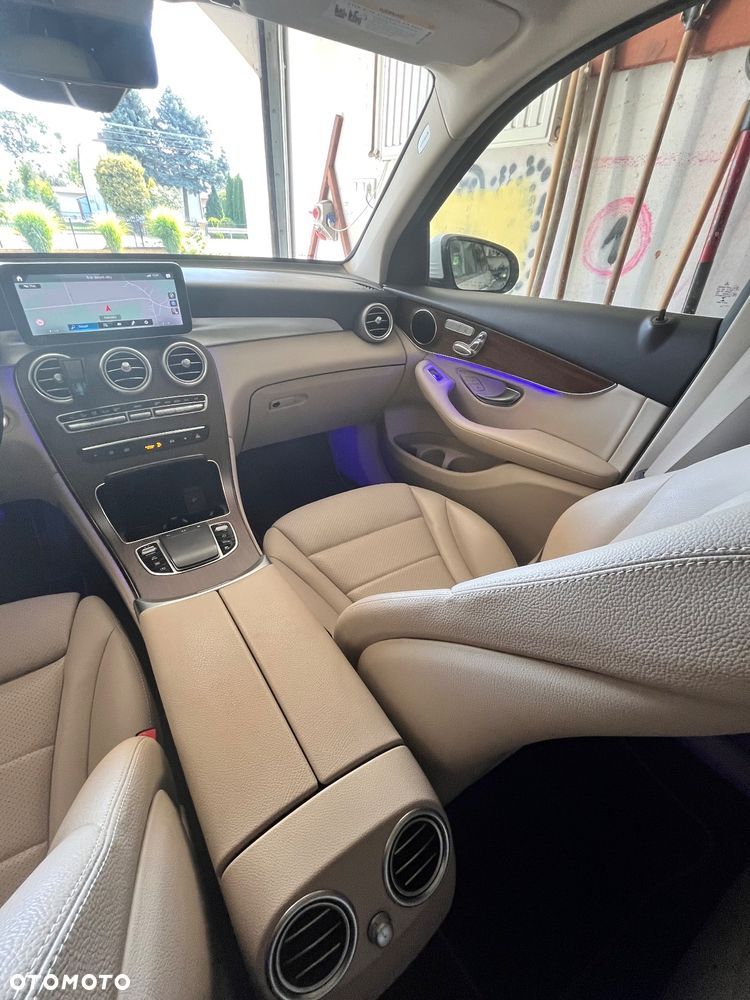 Mercedes-Benz GLC 300 4Matic 9G-TRONIC Exclusive - 15
