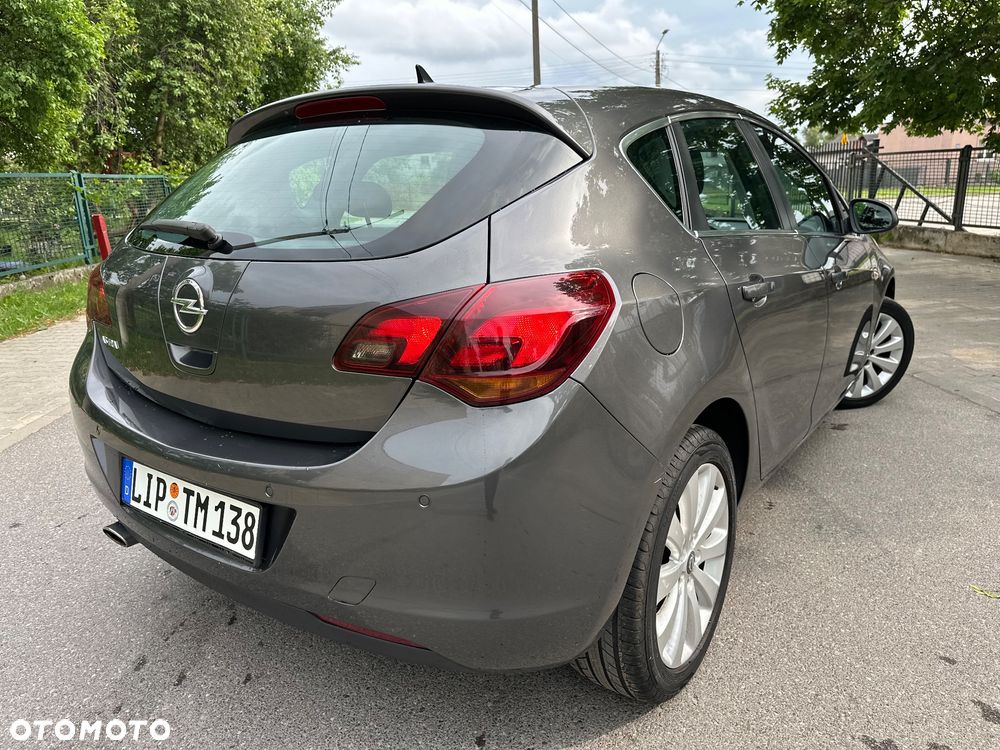 Opel Astra 1.4 T Cosmo - 15