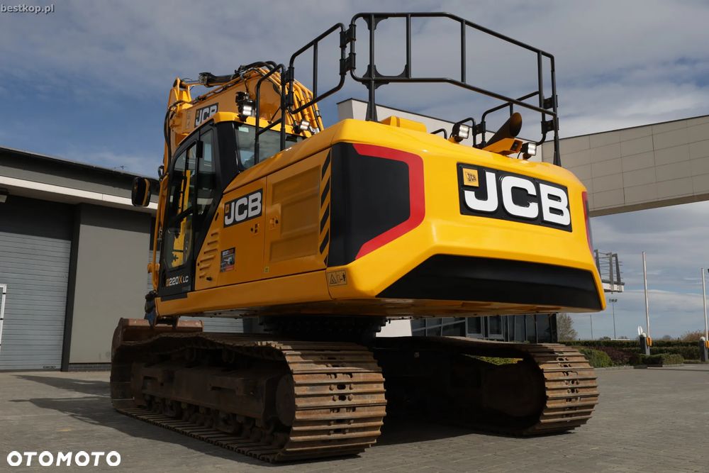 JCB 220X - 6