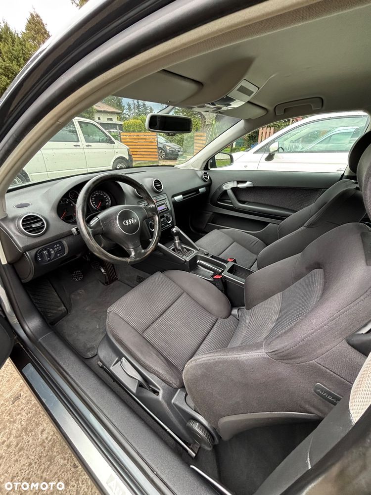 Audi A3 3-drzwiowe 1.6 Ambition - 6
