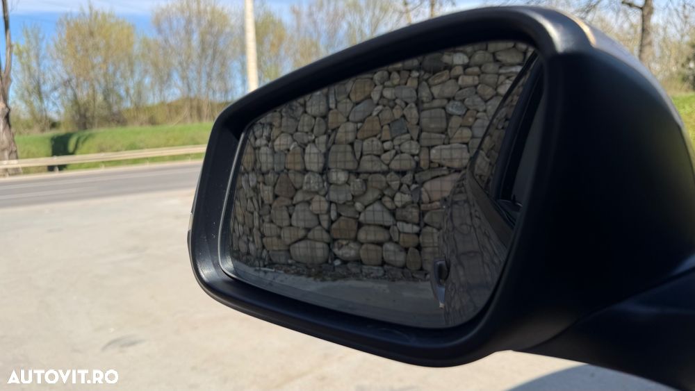 BMW Seria 3 320d Aut. Sport Line - 22