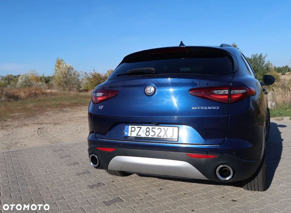 Alfa Romeo Stelvio 2.0 Turbo 16V AT8-Q4 Ti - 3
