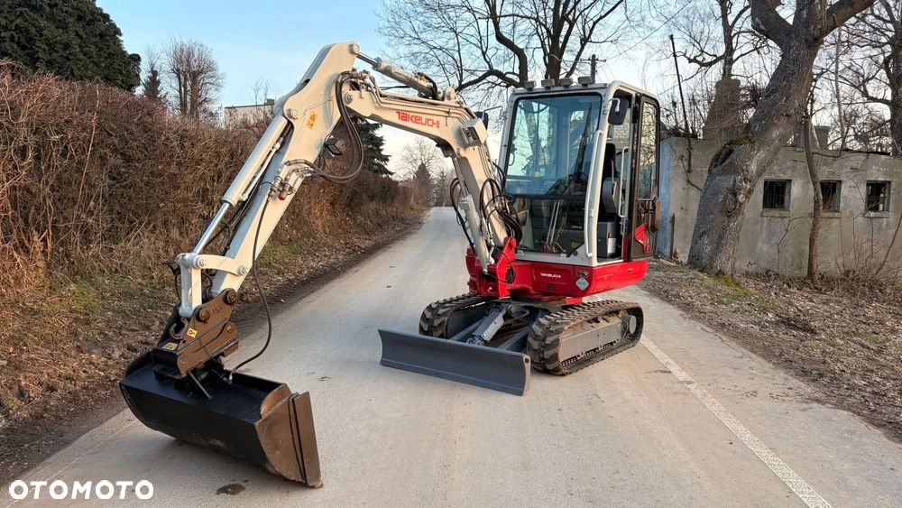 Takeuchi TB230 - 1