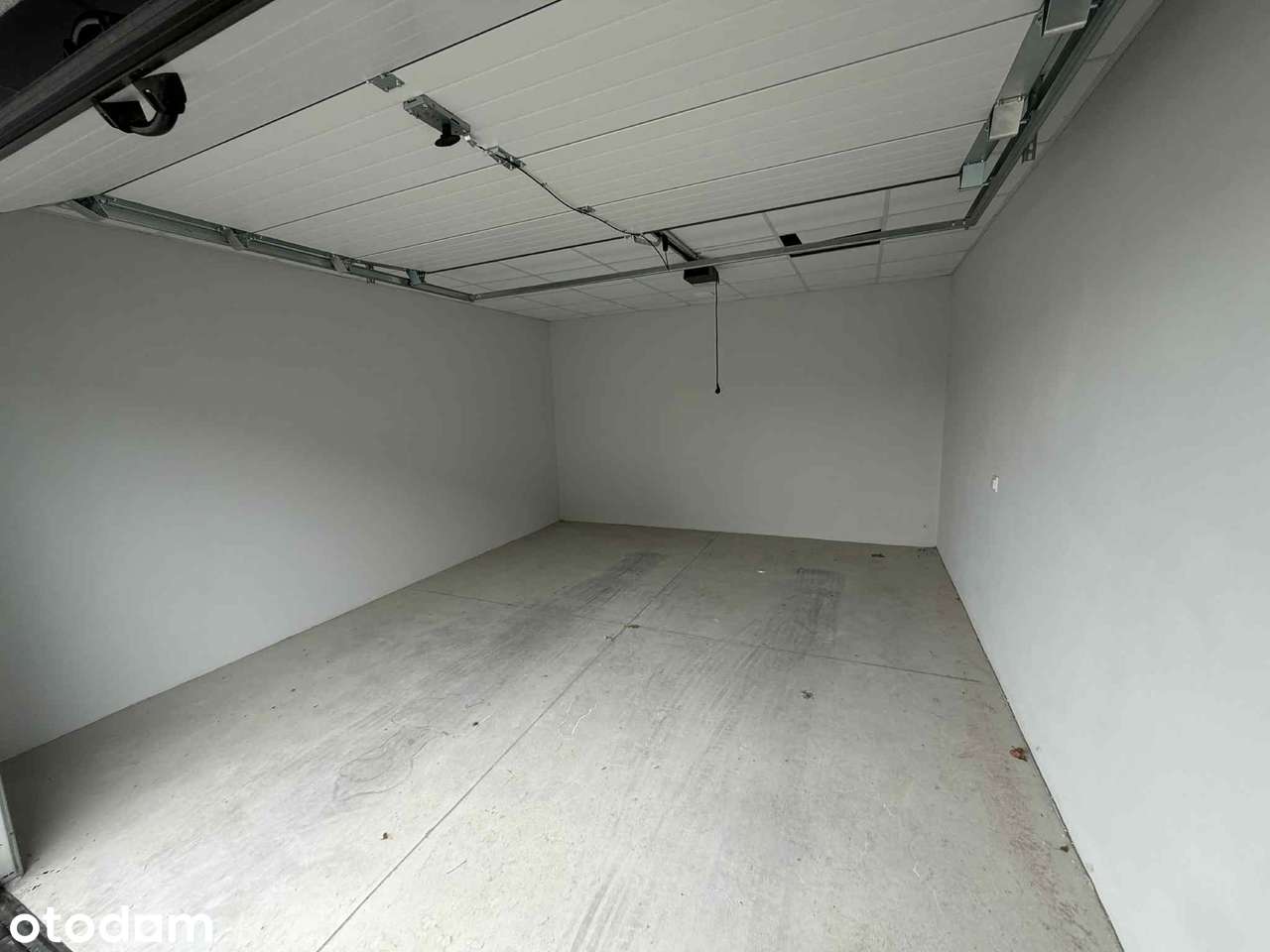 Garaż 21m² z oświetleniem w Mielcu Brama automatyczna - Pełny obrazek: 3/4