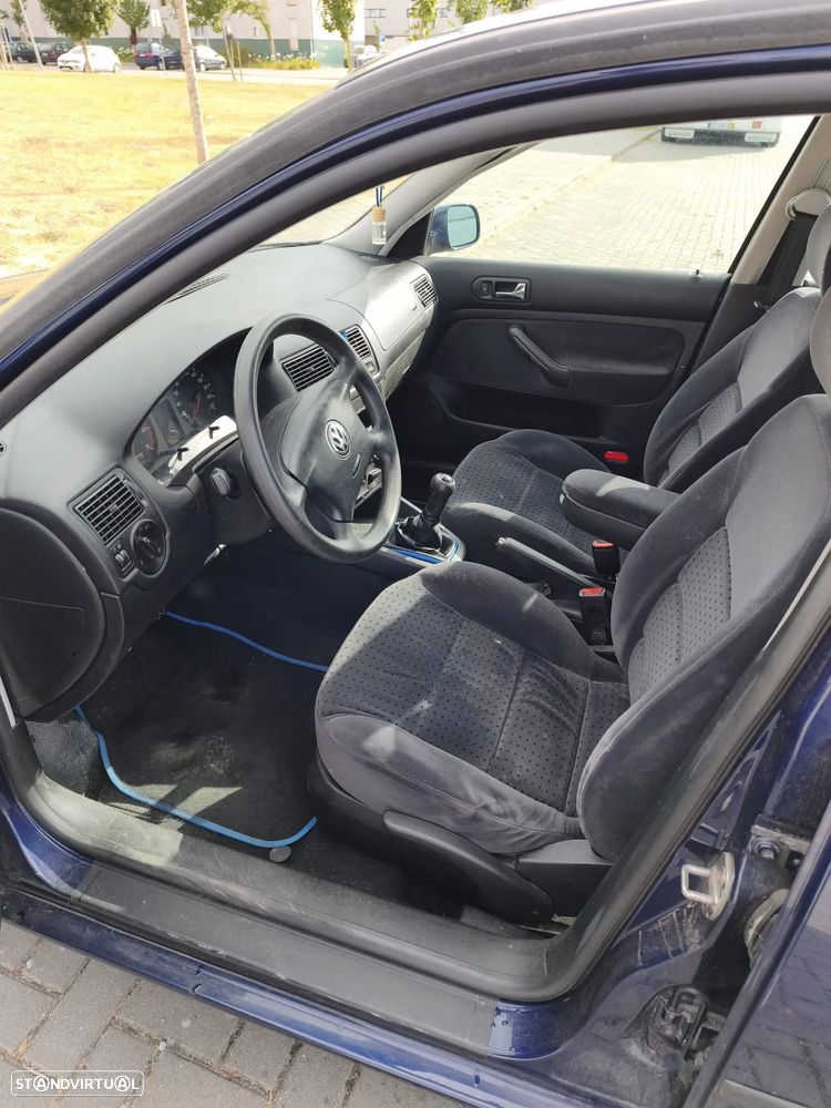 Volkswagen Golf 1.4i Confort — fotografia 14