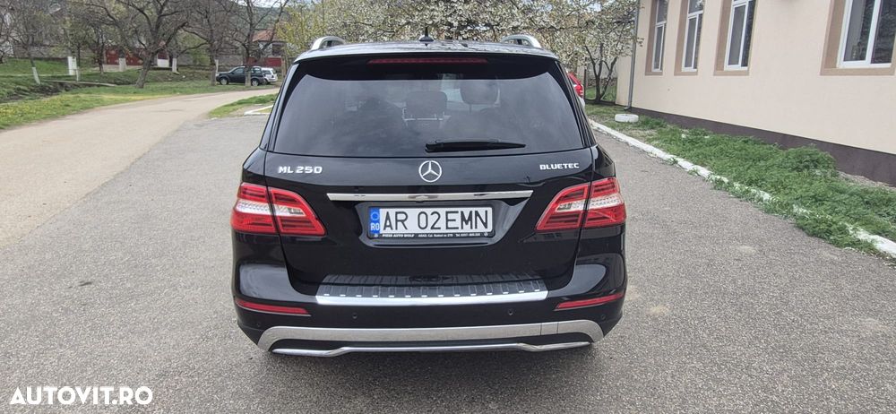 Mercedes-Benz ML - 13