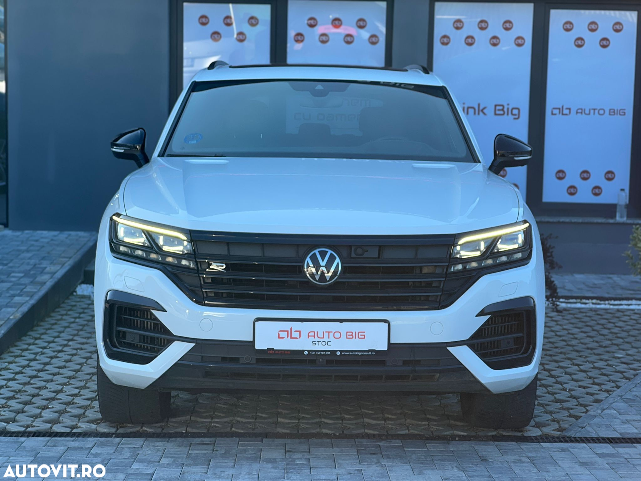 Volkswagen Touareg - 2