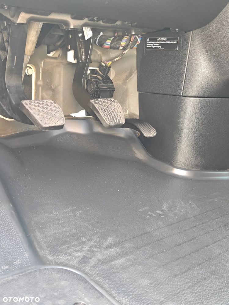 Mercedes-Benz Sprinter - 20