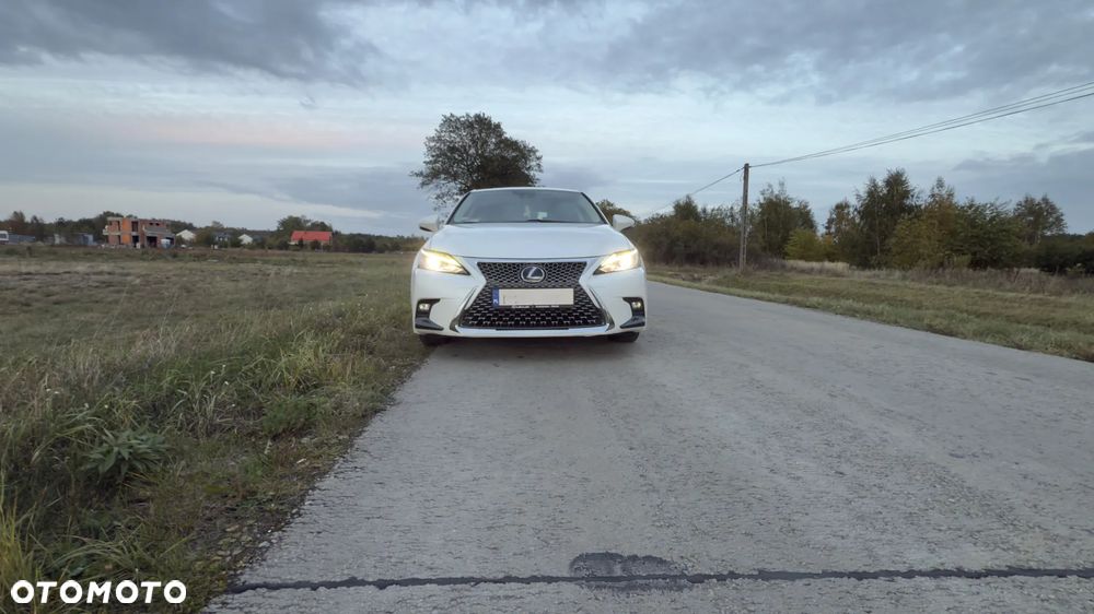 Lexus CT 200h Elegance - 2