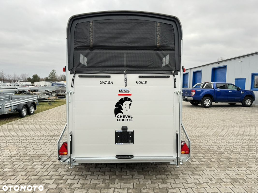 Cheval Liberte Touring Country XL przyczepa na dwa konie | duża siodlarnia | drzwi boczne | rampa przednia | 387×179 cm | ALUMINIOWA | Debon | dostawa | mocna i solidna | - 16
