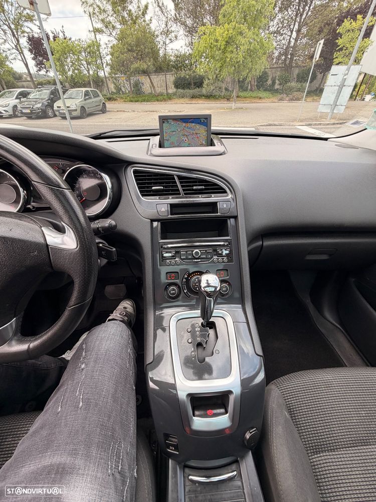 Peugeot 5008 1.6 BlueHDi Style EAT6 - 31