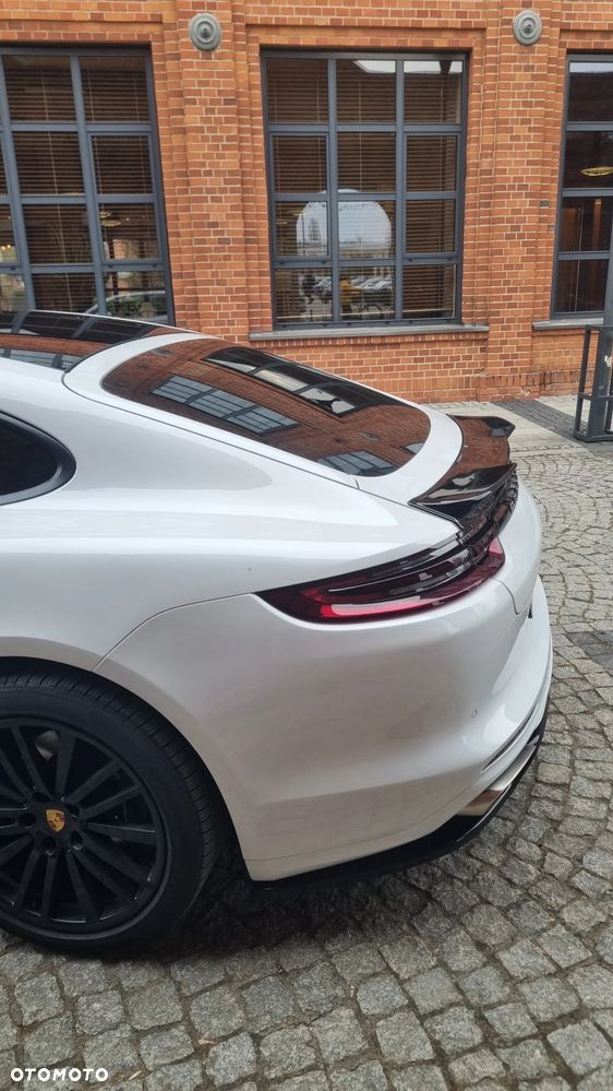 Porsche Panamera 4 - 8