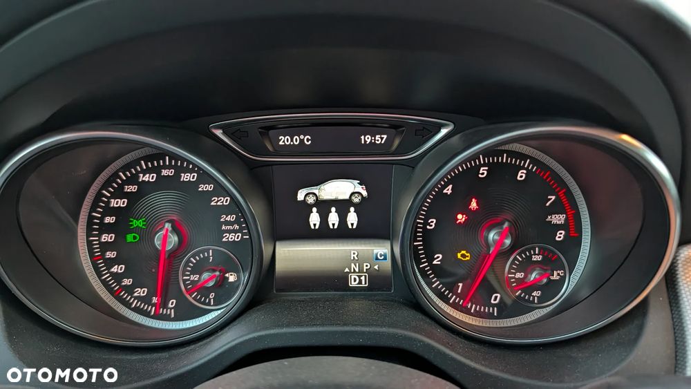 Mercedes-Benz GLA 180 7G-DCT Activity Edition - 16