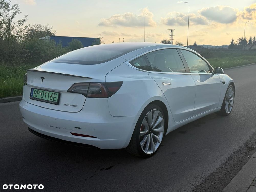 Tesla Model 3 - 11