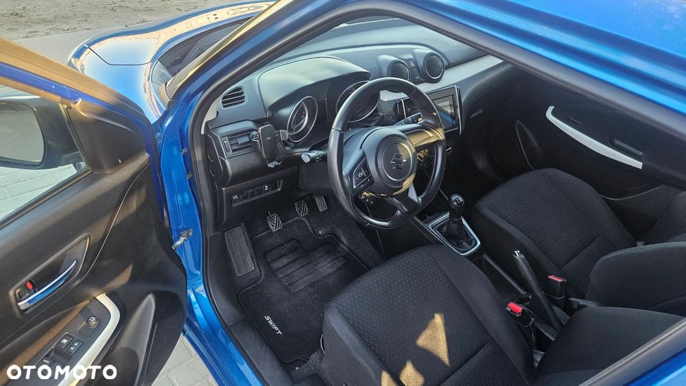 Suzuki Swift 1.2 Premium Plus - 5