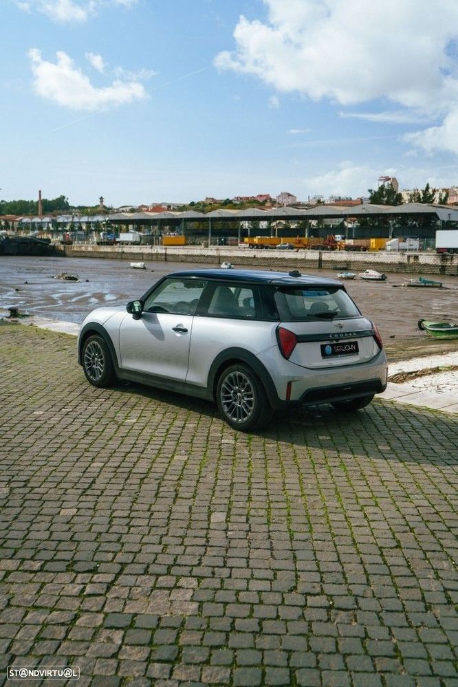 MINI 3 Portas Cooper C Essential - 2
