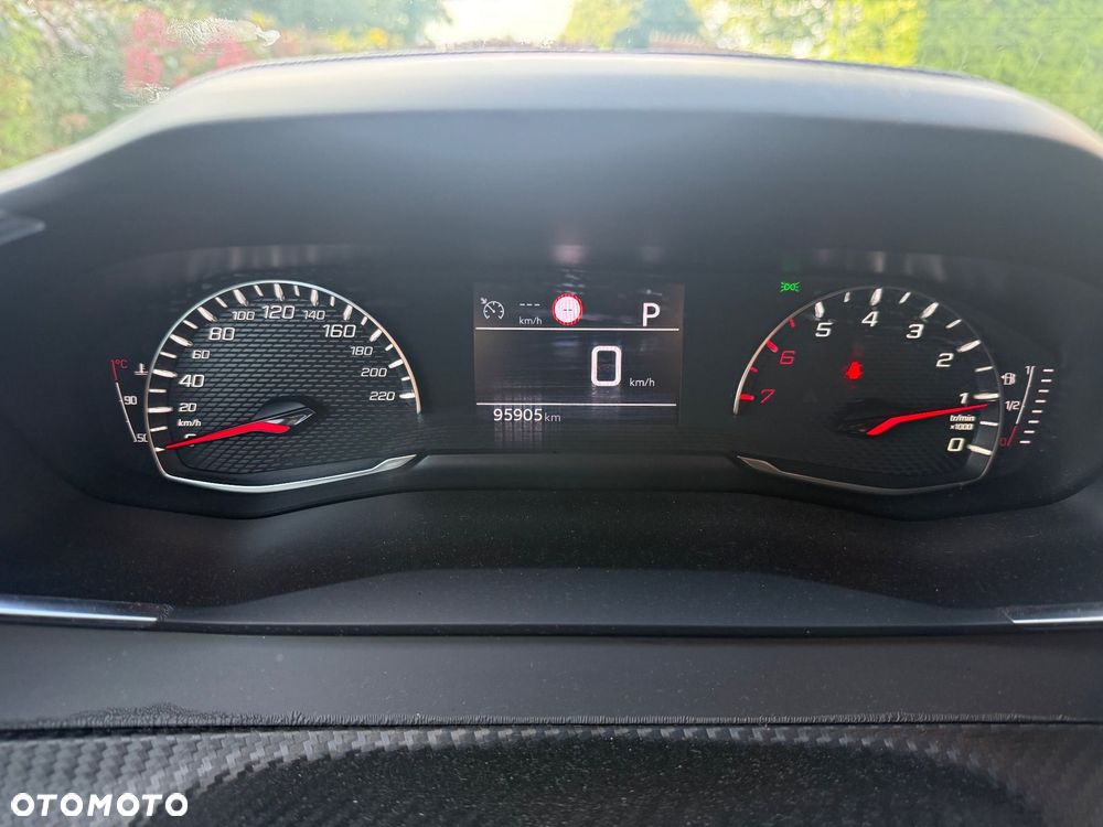 Peugeot 208 - 13