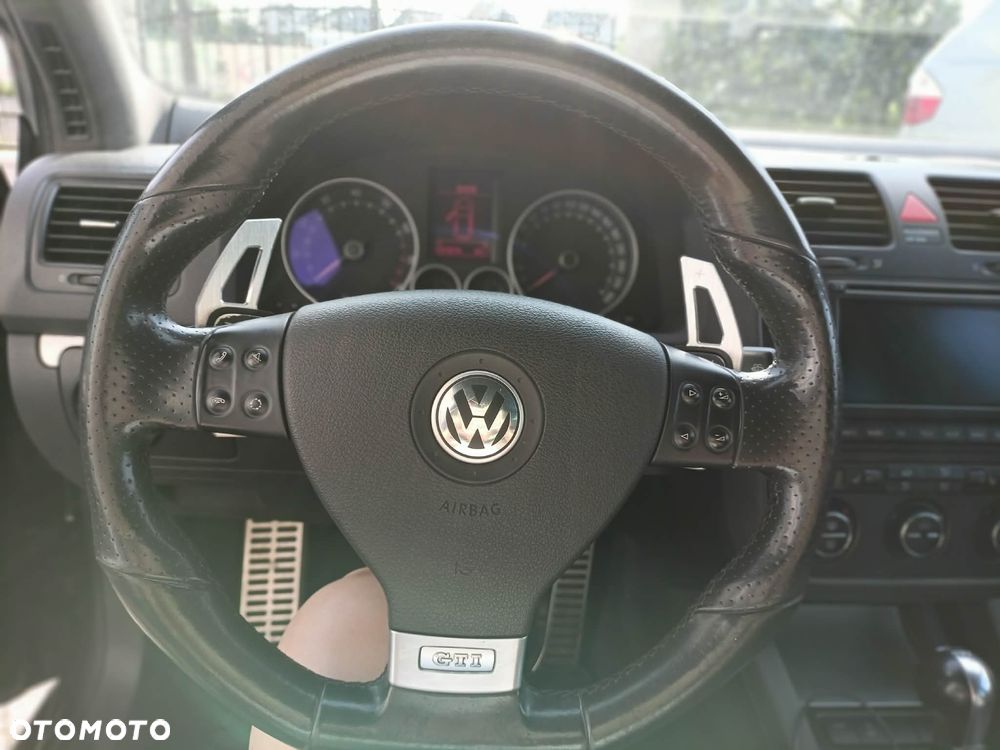 Volkswagen Golf - 8