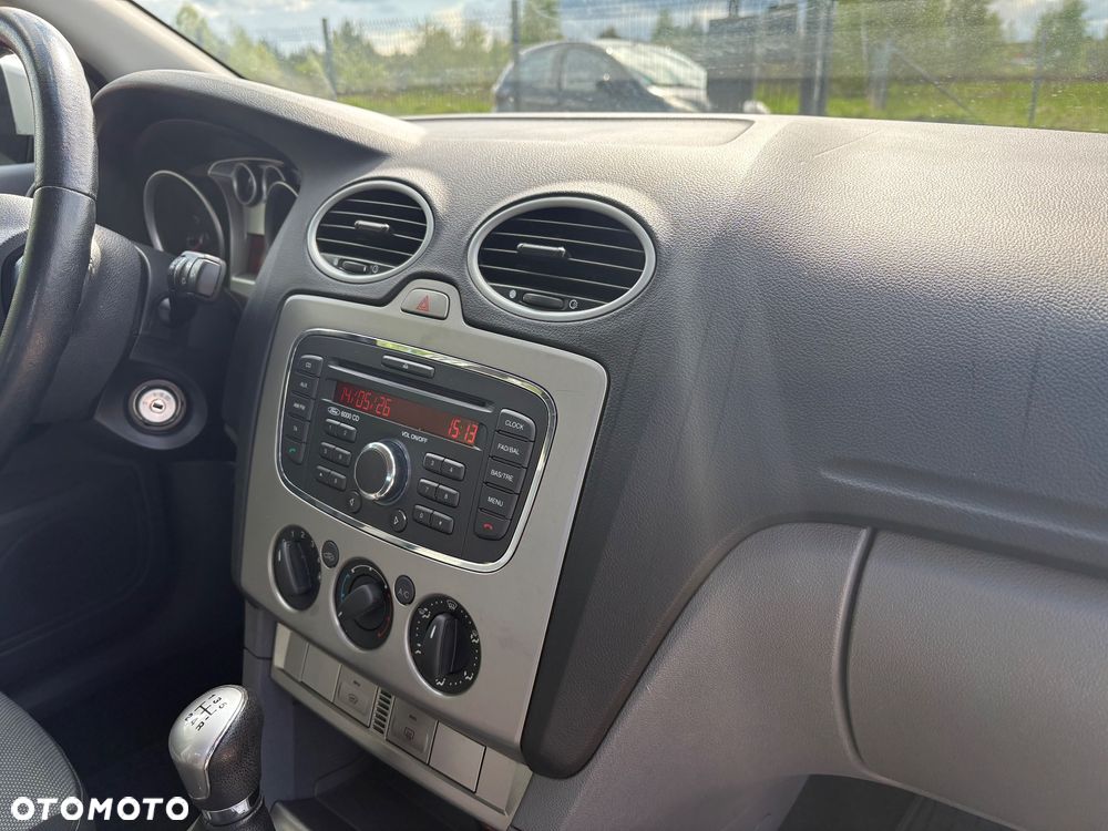 Ford Focus 1.6 16V Style+ - 25