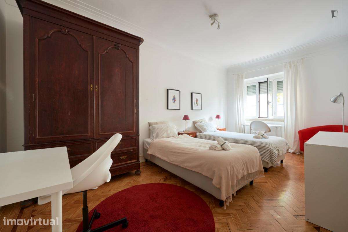 Quarto - localizado em Alameda Lisbon - Grande imagem: 2/58
