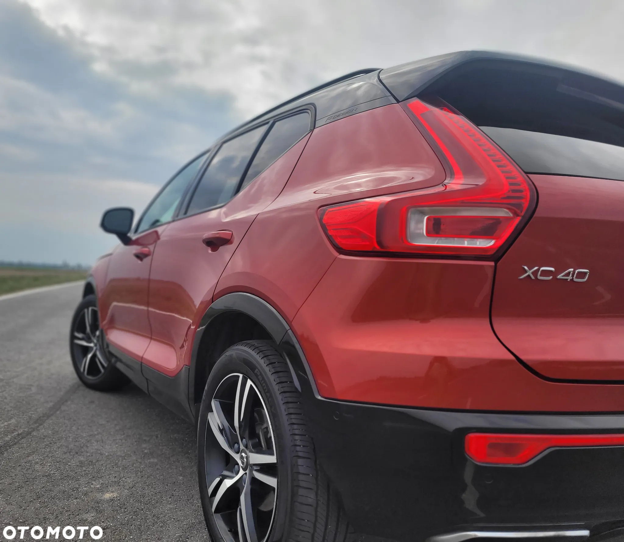 Volvo XC 40 T5 AWD Geartronic R-Design - 4
