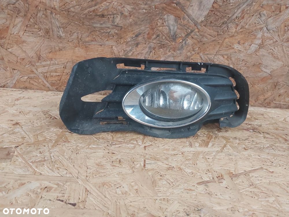 halogen przeciwmgielny lewy przedni przód mocowanie mercedes W169 A-klasa 0305077001 A1698201556 - 1
