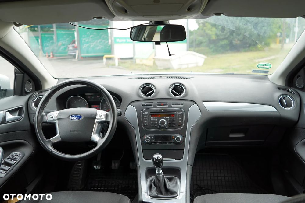 Ford Mondeo 1.6 T Gold X Plus - 12