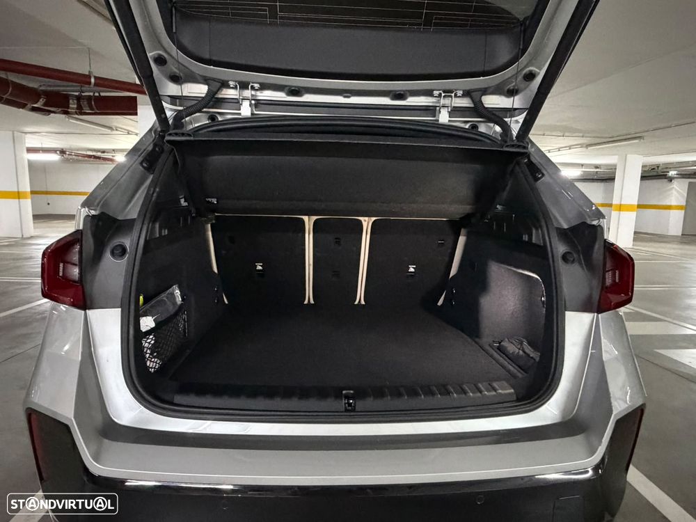 BMW iX1 eDrive20 Pack Desportivo M - 8