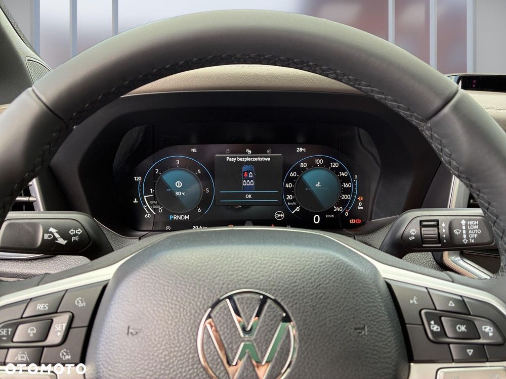Volkswagen Amarok - 25