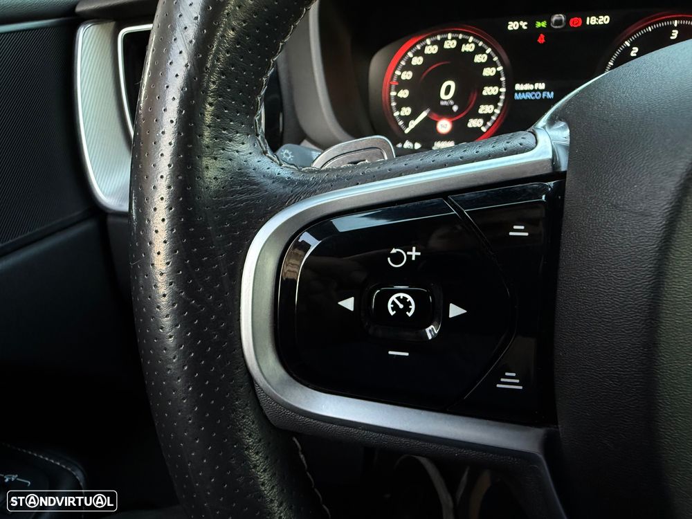 Volvo XC 60 2.0 D4 R-Design Geartronic - 51