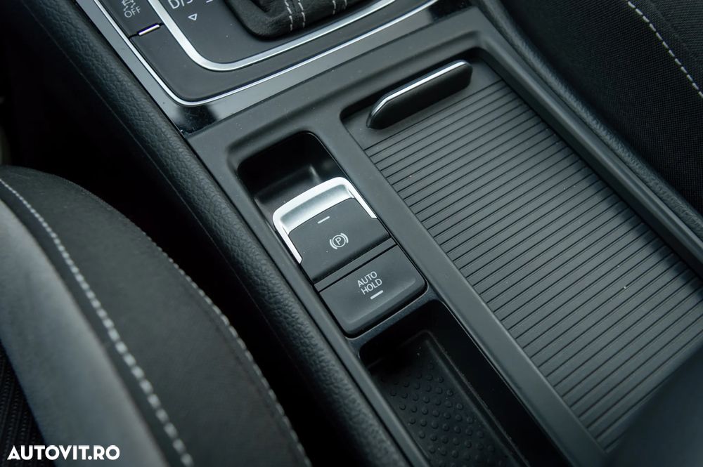 Volkswagen Golf - 35